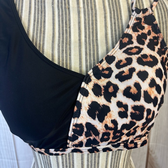 SHEIN Bathing Suit Top Leopard Adjustable Left Shoulder Straps Black Size Large - Picture 4 of 8
